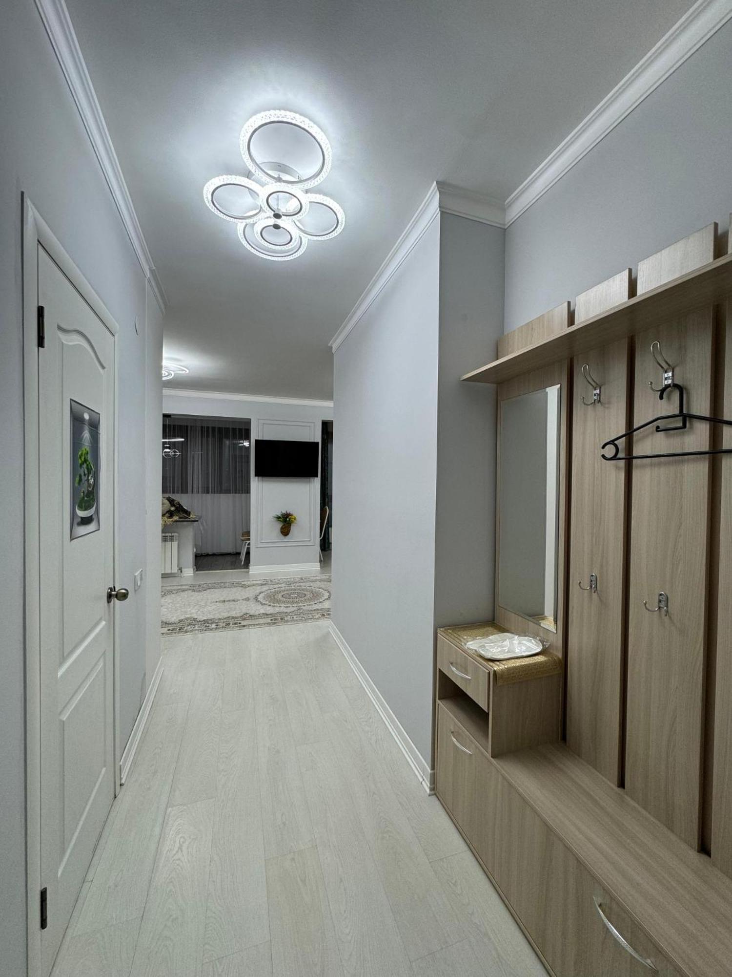 Двухкомнатная Квартира В Жк Арбат Almaty Exterior photo